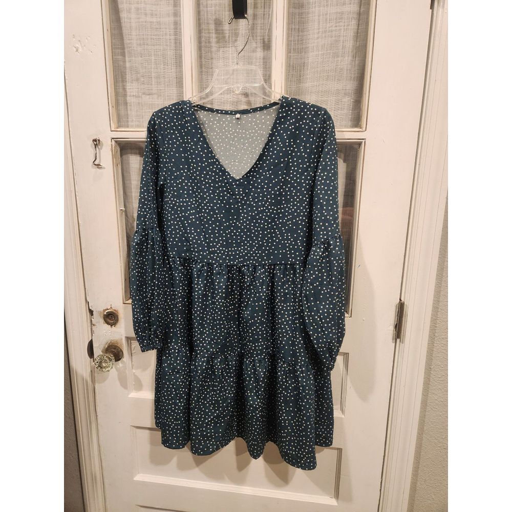 Green and White Polka Dot Flowy Dress Women's Size Small‎